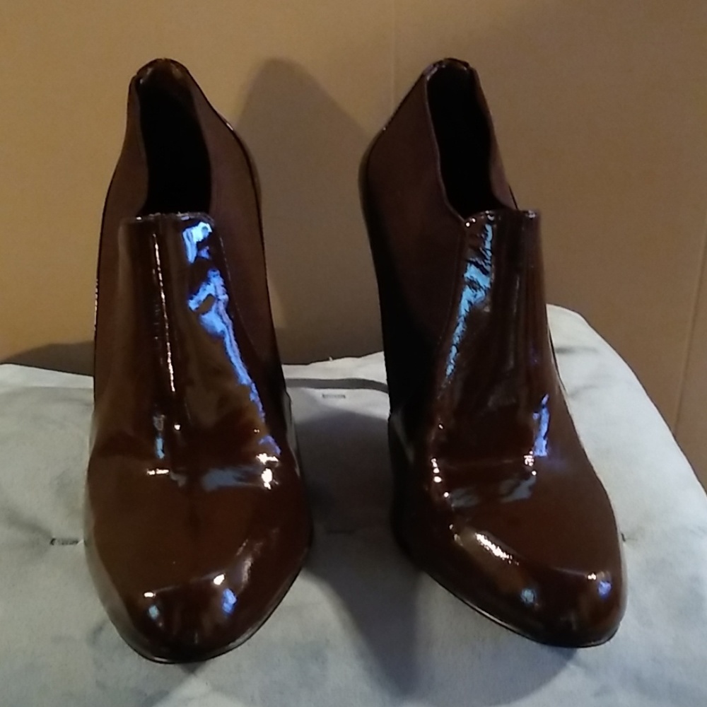 Martinez Valero ankle booties